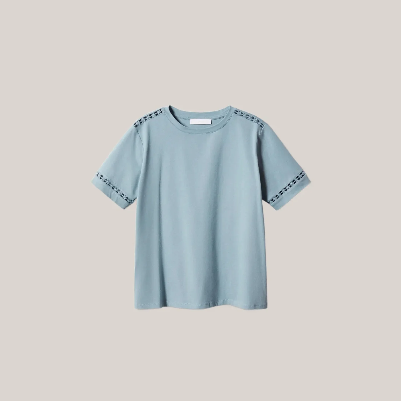 Embroidered Accent T-Shirt - 图片 4